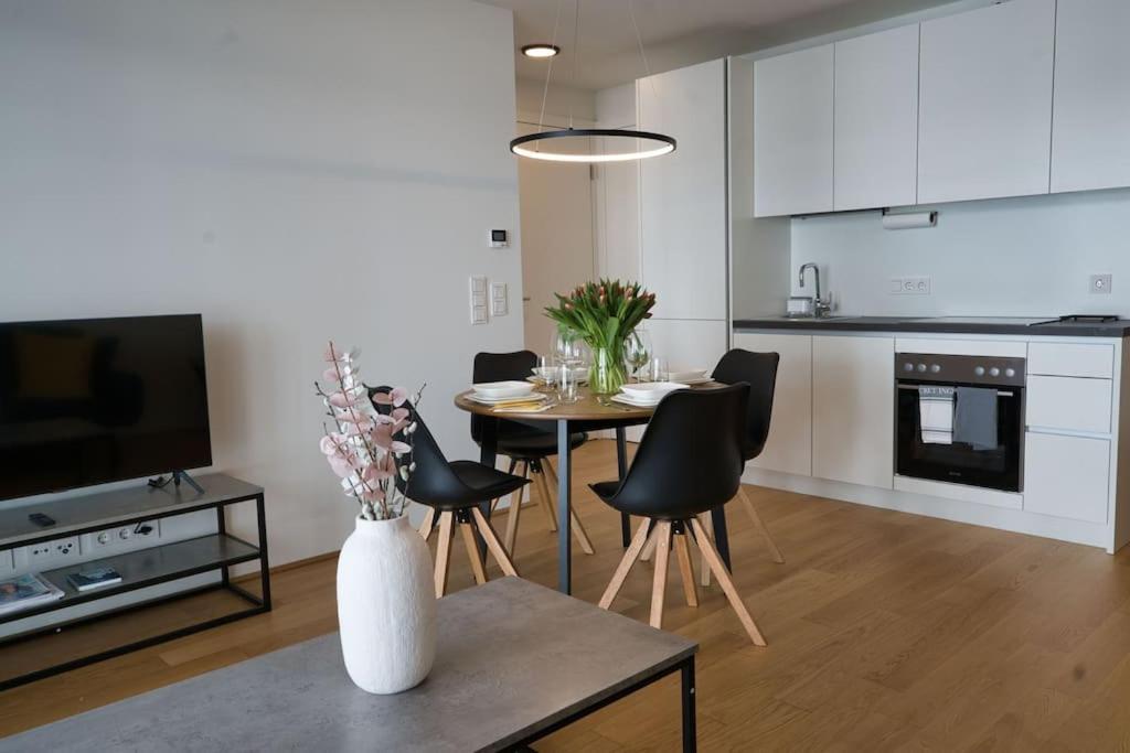 Modern Apartment Near Stadtpark Bécs Kültér fotó
